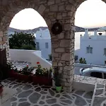 Flora In Paros Hébergement de vacances