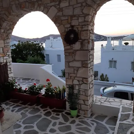 Flora In Paros Tatil Evi