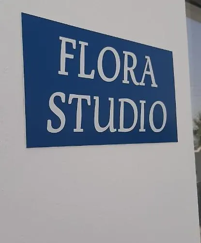 Flora In Paros Náoussa